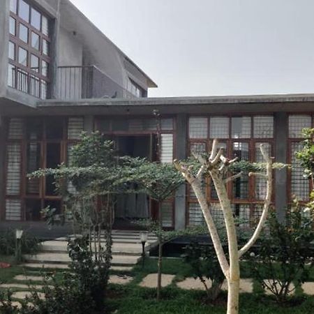 Serene Meadows Villa Μπανγκαλόρ Εξωτερικό φωτογραφία