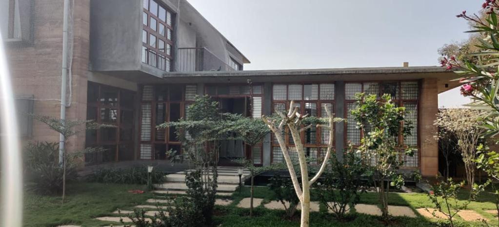 Serene Meadows Villa Μπανγκαλόρ Εξωτερικό φωτογραφία